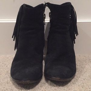 heeled ankle boots with side fringe
